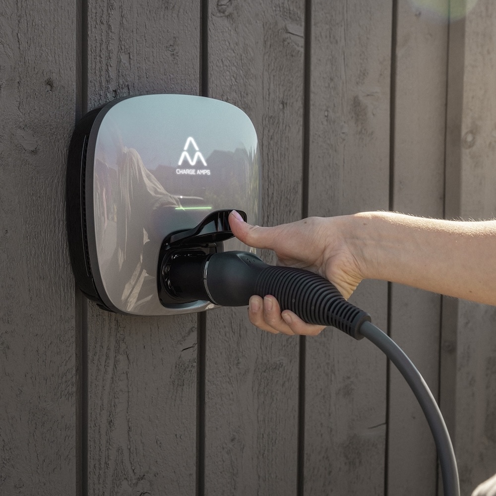 Charge Amps Luna