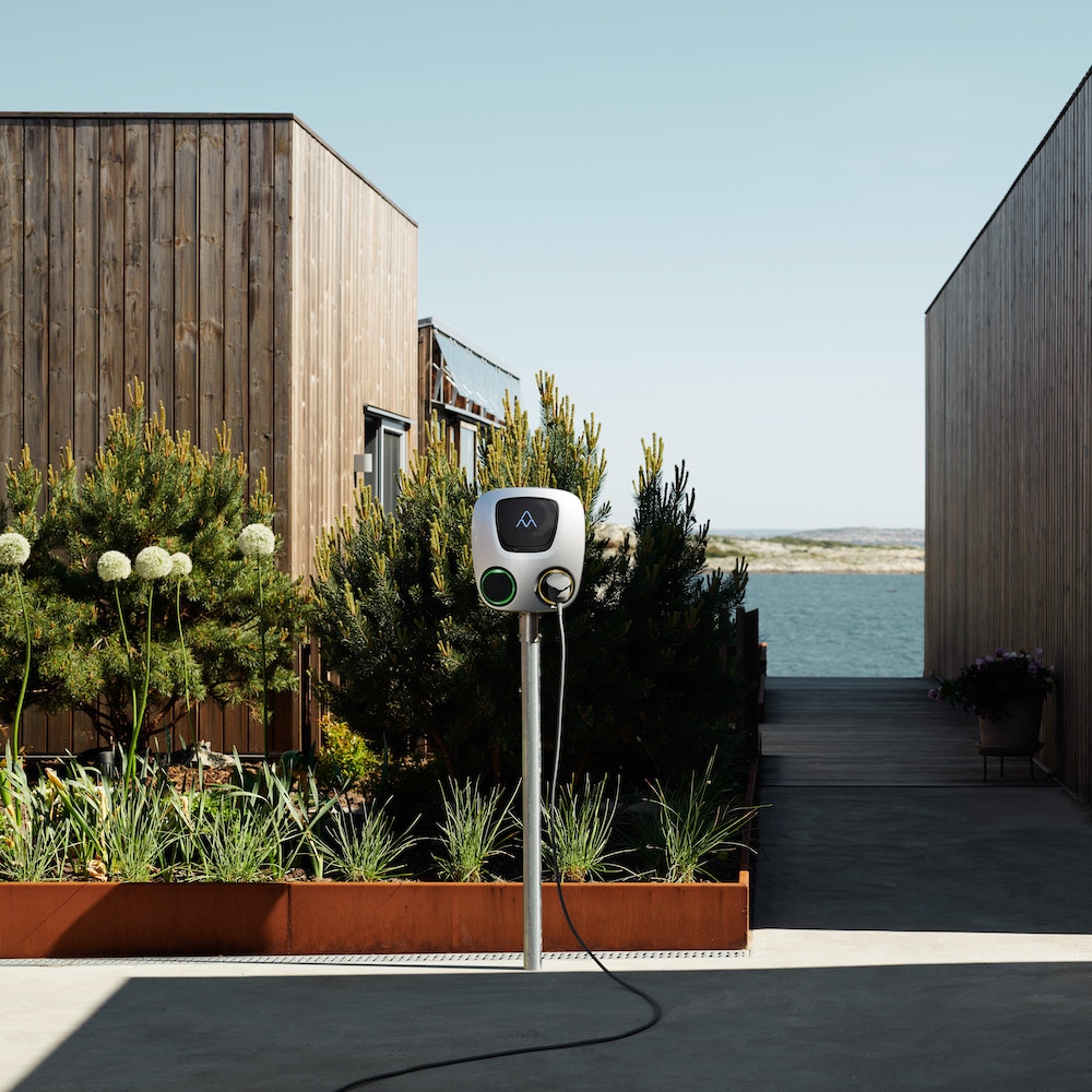 Laddbox Bostadsrättsförening Charge Amps Aura